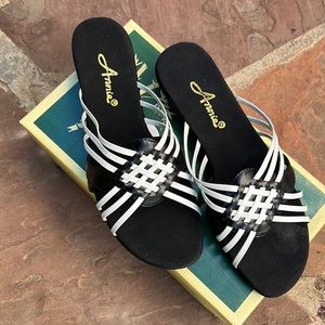 New Ladies Annie’s Sandals Size 8.5